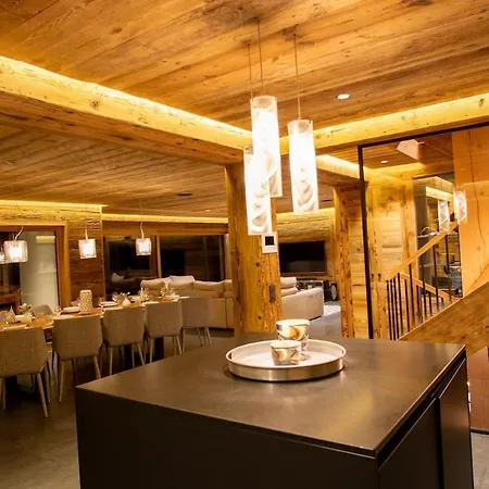 شاليه Anthocyane 14 People, Heated Pool *